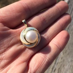 Beautiful Chinese South Sea Pearl and 14k Gold Pendant